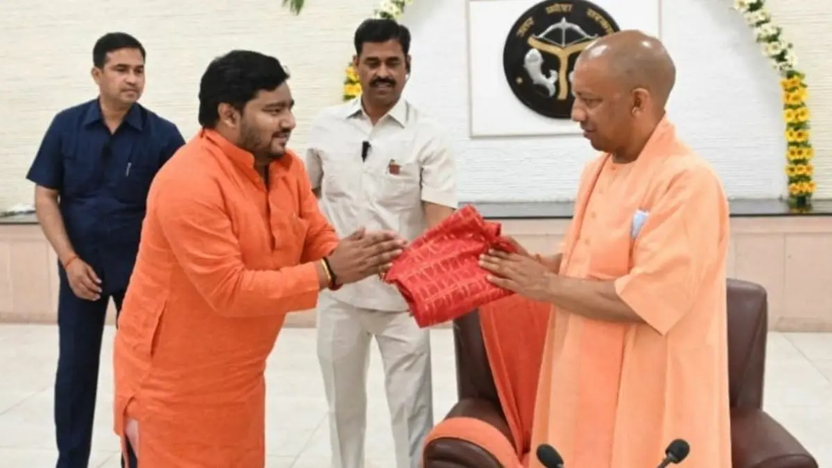 लखनऊ में हिंदूवादी नेता धीरेंद्र प्रताप सिंह की हत्या, फॉर्च्यूनर कार में मारी गोली; फिर नहर में फेंका शव Pro-Hindu Leader Dhirendra Pratap Singh Shot Dead in Lucknow