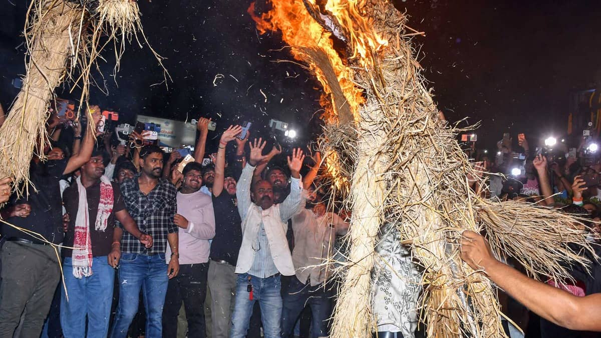 Ranchi: 3 FIRs Filed Against 14 Named and 200 Unidentified Persons Over Clashes During CM Effigy Burning March