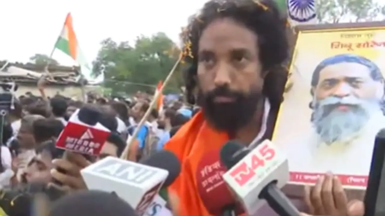यहां खून नहीं बहना चाहिए... झारखंड विधानसभा की ओर कूच कर प्रदर्शनकारी छात्रों से देवेंद्र महतो की अपील, बोले- जंतर-मंतर जैसा ना हो हाल Ranchi Protest In Full Throttle As Devendra Nath Mahto Joins 'Vidhan Sabha Gherao'