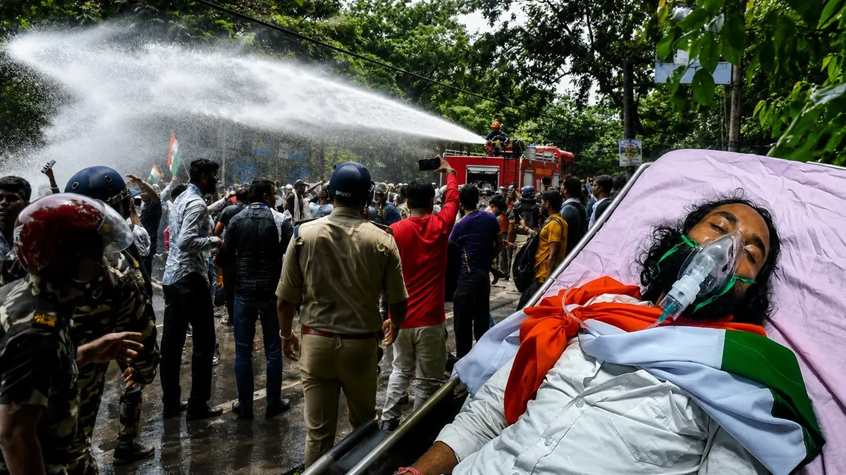 Ranchi JPSC Protest: ऑक्सीजन सपोर्ट पर छात्र नेता देवेंद्र नाथ महतो, हाल जानने अस्पताल पहुंचे स्वास्थ्य मंत्री; जानें कैसी है अब सेहत Ranchi student protest