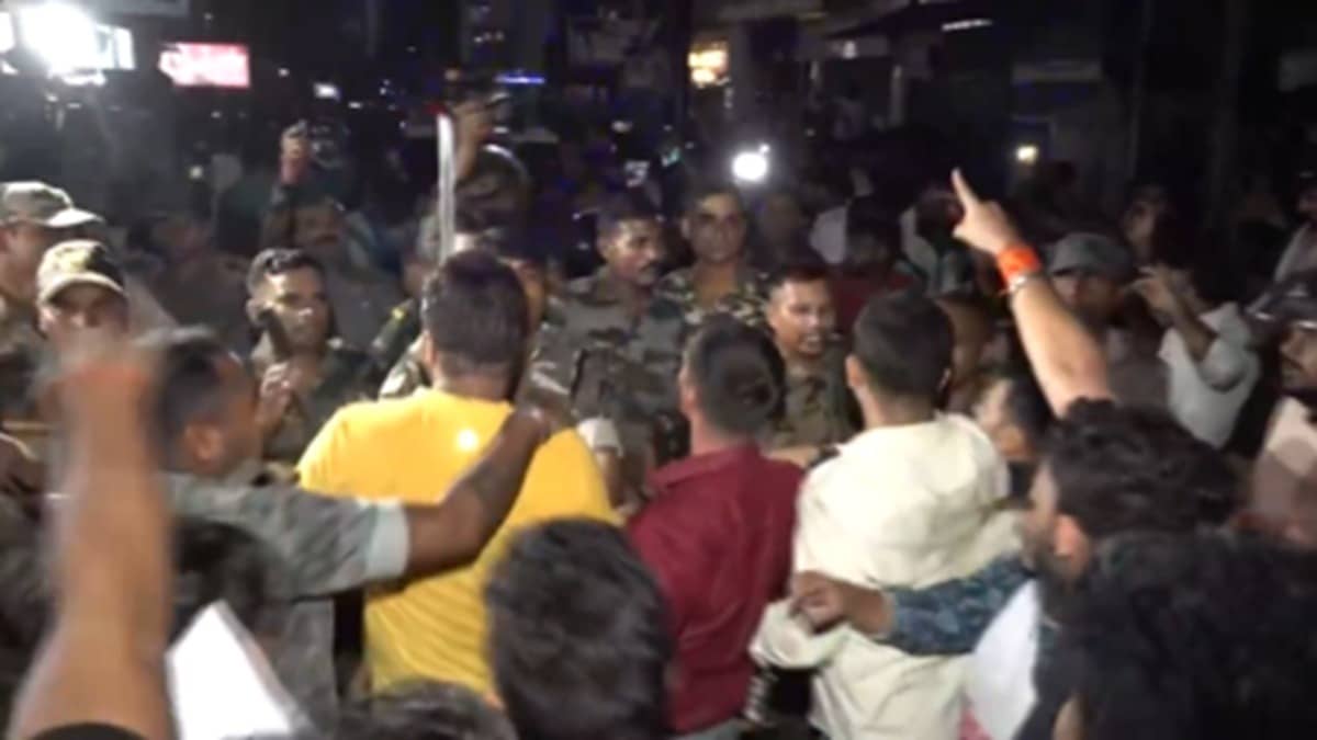 Ranchi Student Protest Turns Violent: Police Use Mild Force After Route Violation, Opposition Alleges JMM Goons Attack
