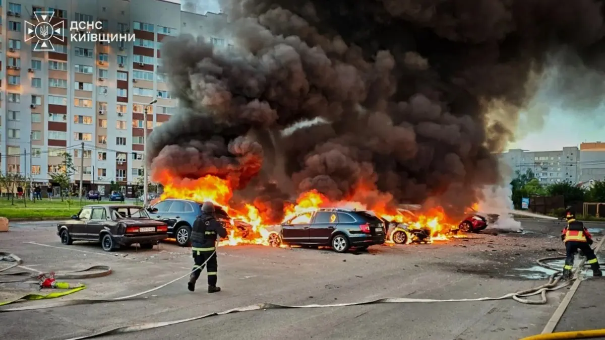 Russian Drones Batter Ukraine’s Kyiv Region, Hitting Apartments and Warehouses for a Second Day Russian Drones Batter Ukraine’s Kyiv Region, Hitting Apartments and Warehouses for a Second Day