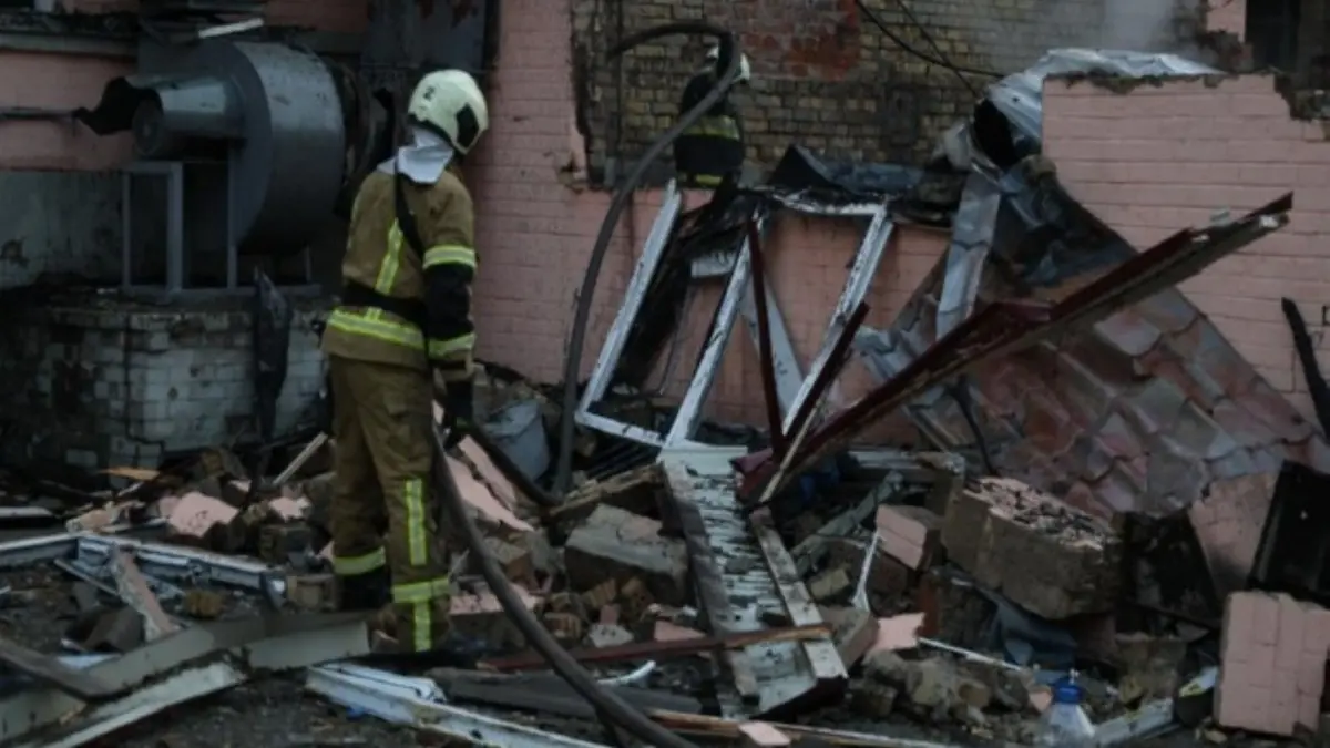 Russian Overnight Strikes Killed 14, Injured 22 in Kyiv Region; Rescue Operations Underway: Ukrainian Authorities Russian Overnight Strikes Killed 14, Injured 22 in Kyiv Region; Rescue Operations Underway: Ukrainian Authorities