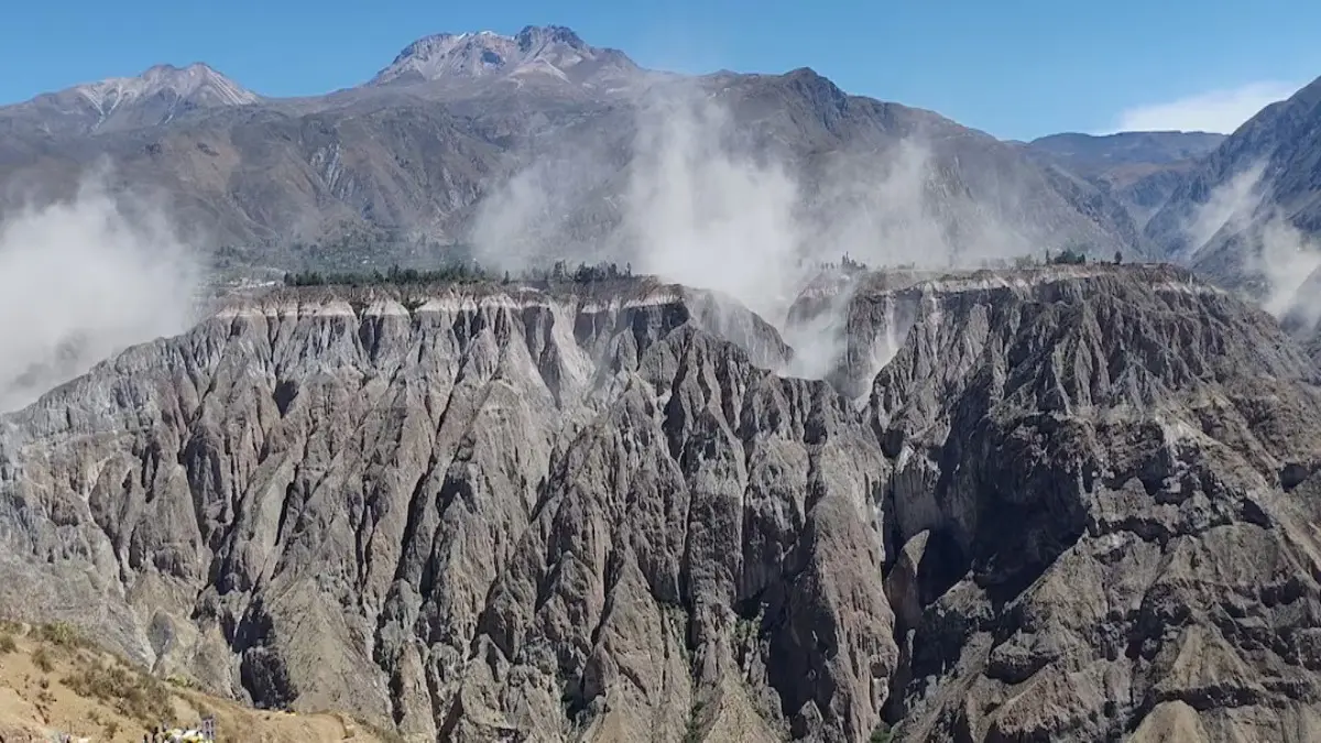 A Magnitude 6.7 Earthquake Shakes Peru’s Southern Andes, Injuring at Least 2 & Damaging Homes Strong earthquake strikes central Peru, no damage reported