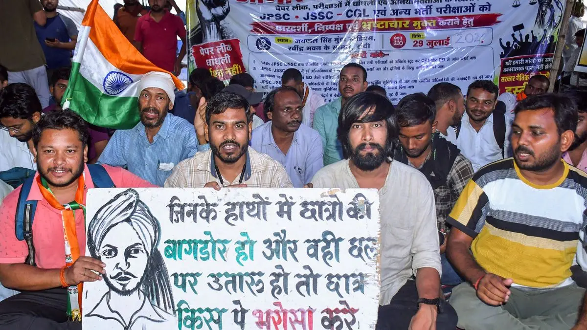 JPSC-JSSC Protest: झारखंड से बड़ी खबर, छात्र आंदोलन के बीच JPSC के 3 सदस्यों ने दिया इस्तीफा Student Protest 3 jpsc members resign
