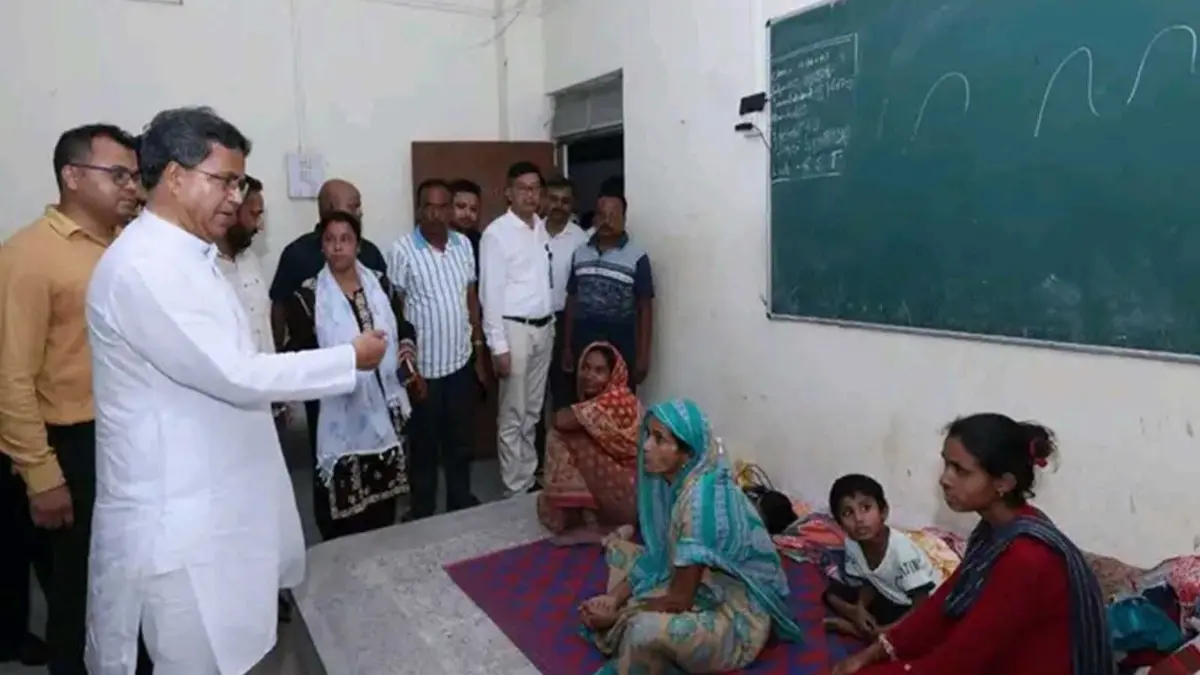 Flash Floods Hit Agartala: Pregnant Woman Among 25 Rescued, CM Manik Saha Visits Affected Zones Tripura CM Manik Saha Visits Flood-Affected Areas in Agartala