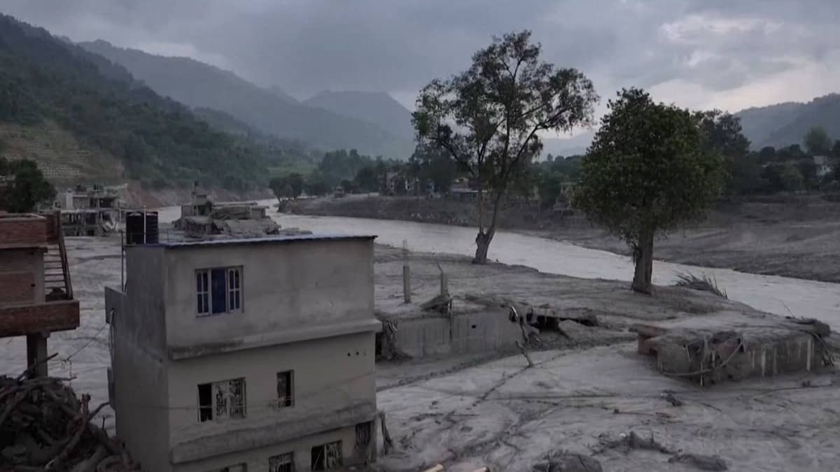 UAE Sends 83 Tonnes of Urgent Relief Aid for Flood, Landslide Victims in Nepal