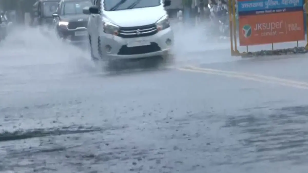 Uttarakhand: Heavy Rain Lashes Dehradun as 97 Roads Remain Blocked; Schools Shut Today Uttarakhand: Heavy Rain Lashes Dehradun as 97 Roads Remain Blocked; Schools Shut Today
