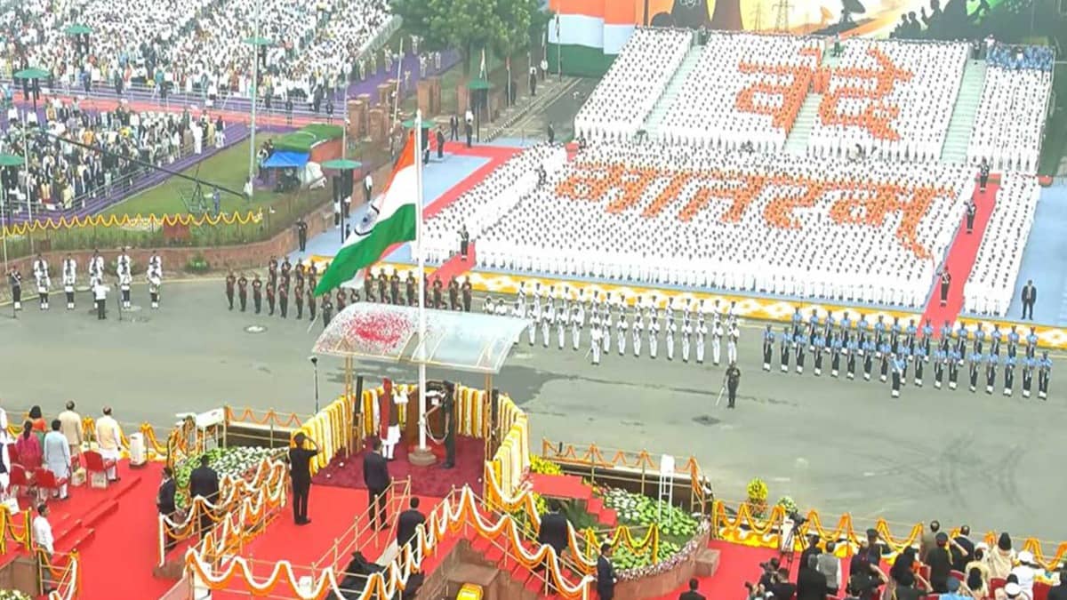 Vande Mataram's Rhythm: PM Modi as National Song Is Rendered at Red Fort for First Time Since Independence
