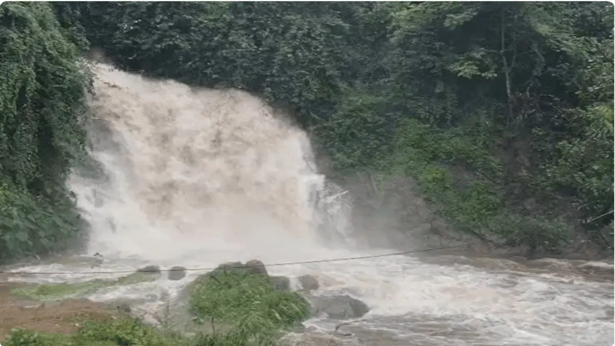 'Total Traffic Suspension, Red Warning': One Killed, Another Feared Trapped in Keralam as Heavy Rain Triggers Multiple Landslides X