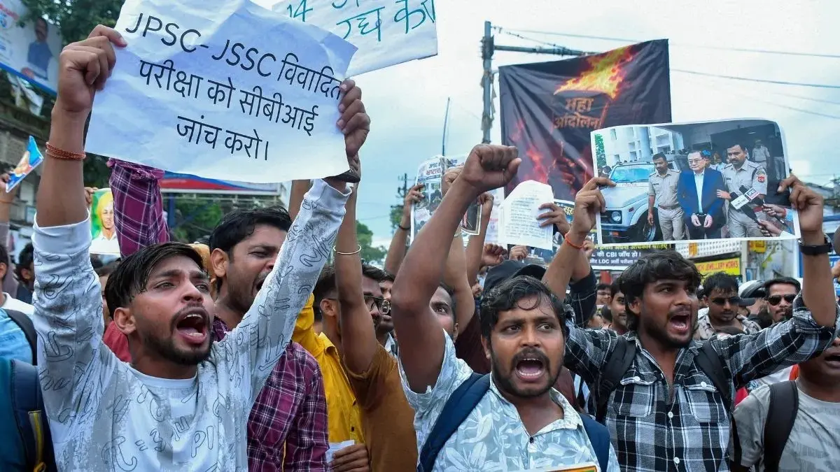 Jharkhand Exam Irregularities Protest: Students to Carry Out March Today, Five Students Begin Hunger Strike X