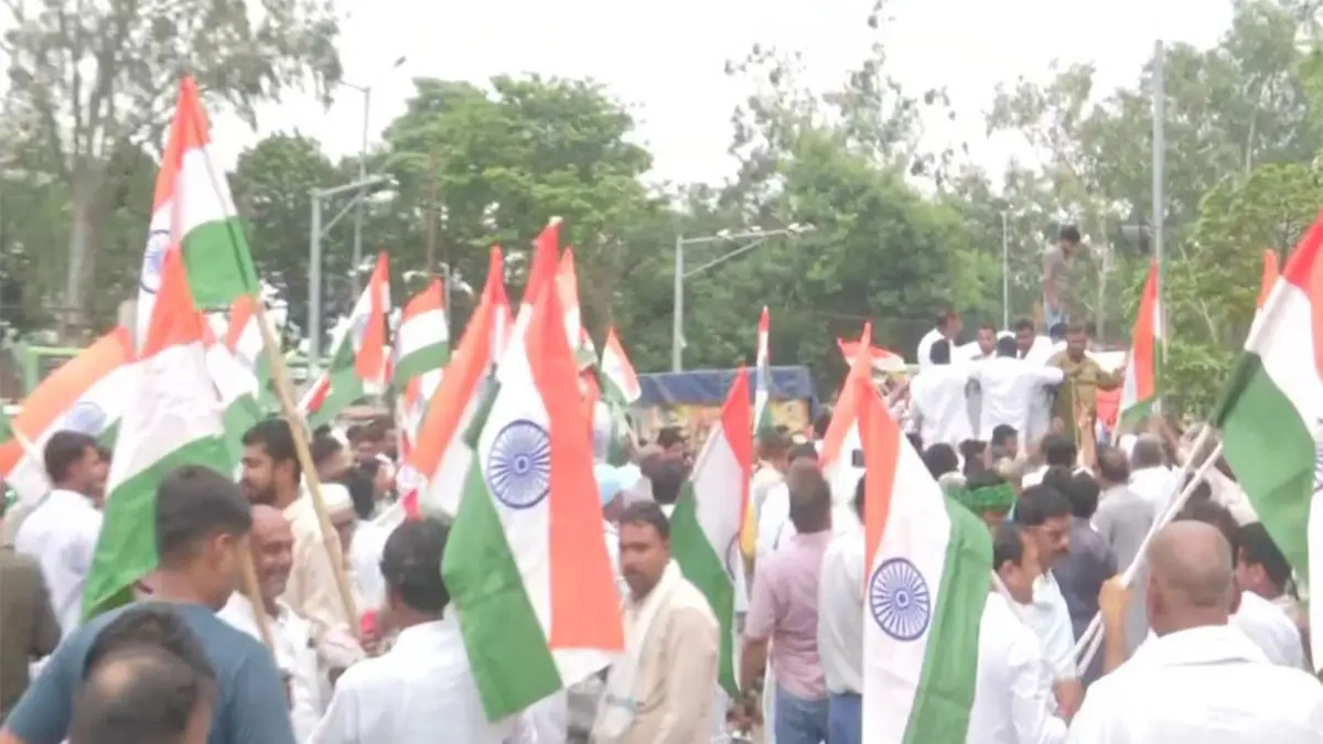 'Youth Want Solutions, Not Rhetoric': RJD Leaders March to Raj Bhavan Over Paper Leaks, Unemployment 'Youth Want Solutions, Not Rhetoric': RJD Leaders March to Raj Bhavan Over Paper Leaks, Unemployment
