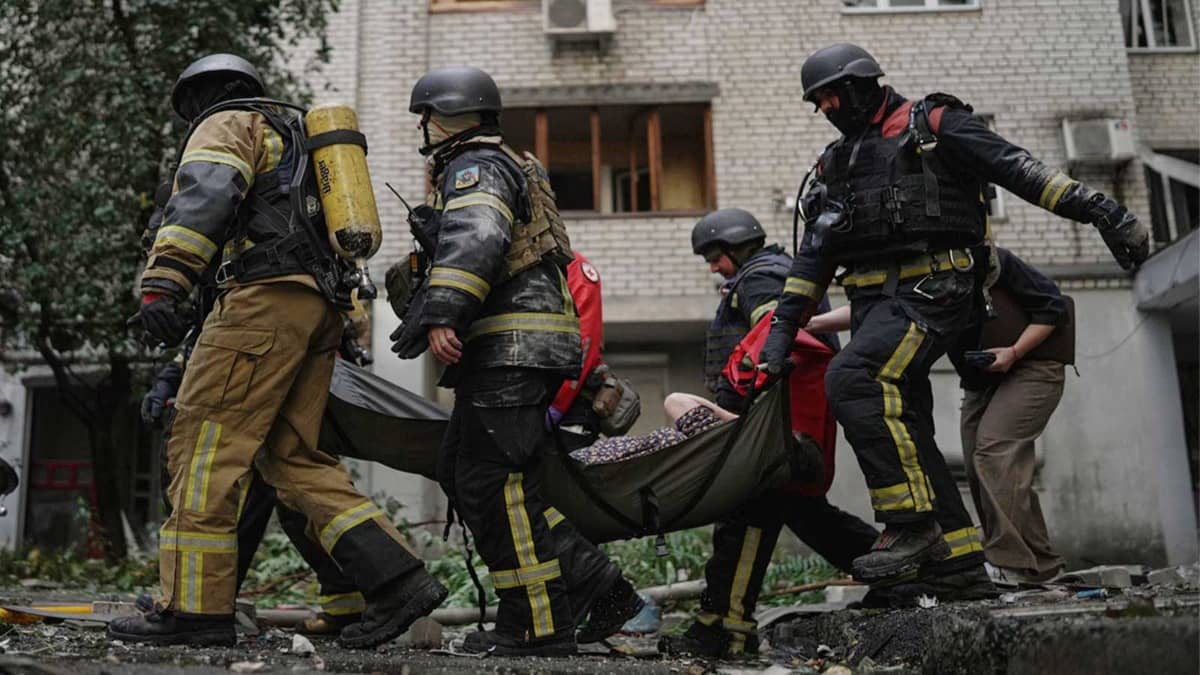 1 Killed, 7 Injured in Russian Drone Strike on Kyiv Residential Building