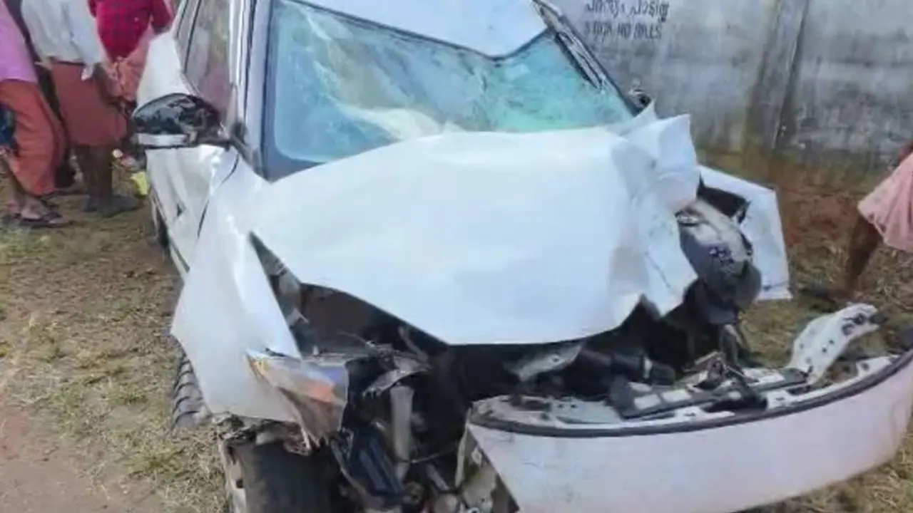 3 of Family, Including Toddler, Killed After Car Rams into Bike in Keralam's Thrissur 3 of Family, Including Toddler, Killed After Car Rams into Bike in Keralam's Thrissur