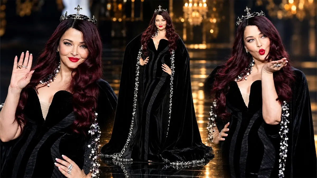 Aishwarya Rai Bachchan: पेरिस फैशन शो की क्वीन बनीं ऐश्वर्या राय... ऑल-ब्लैक लुक और 'मलेफिसेंट' अवतार ने लूटी महफिल; तस्वीरें VIRAL Aishwarya Rai Bachchan: पेरिस फैशन शो की क्वीन बनीं ऐश्वर्या राय... ऑल-ब्लैक लुक और 'मलेफिसेंट' अवतार ने लूटी महफिल; तस्वीरें VIRAL