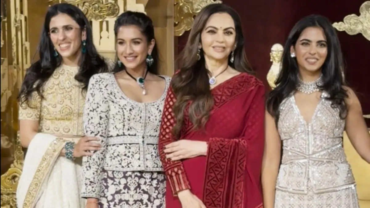 Gilded Glamour And Regal Red: Ambani Women, Bollywood Stars Turn Heads At Abu Jani Sandeep Khosla’s 40th Anniversary Gala Ambani Women & Bollywood Stars Shine at Abu Jani Sandeep Khosla Gala
