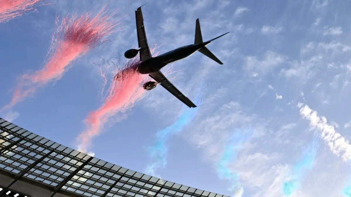 South Africa Aviation Authority Investigates Low Jet Flyover At Cape Town Stadium Aviation Authority Investigates Low Jet Flyover at Cape Town Stadium