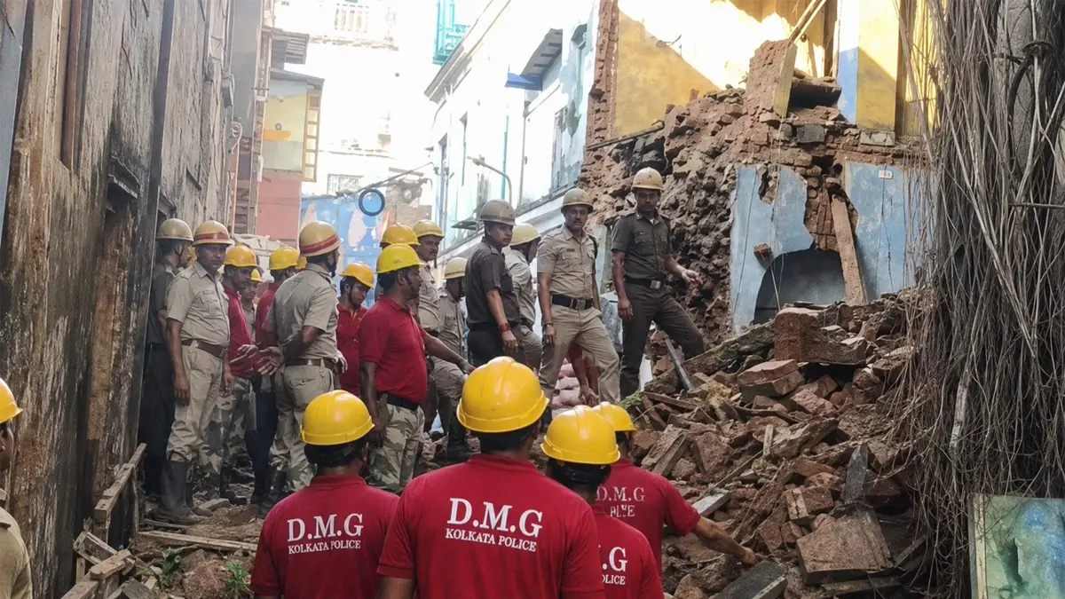 Building Collapses in Kolkata; Rescue Op Underway Building Collapses in Kolkata; Rescue Op Underway