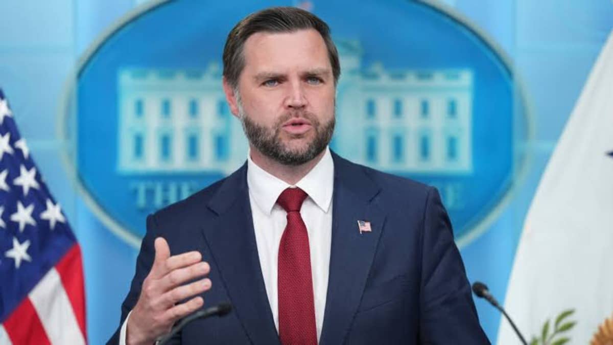 China 'Willing to Play Ball' with US on Iran’s Economic Isolation: Vance Says Beijing 'More Responsible' Than Tehran