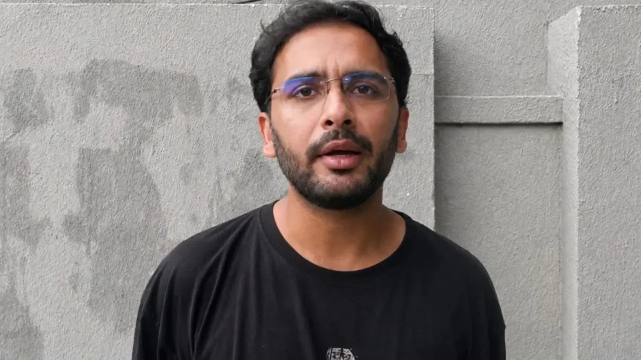 आशुतोष रांका सहित CJP के कई नेताओं को असम पुलिस ने हिरासत में लिया, अभिजीत दीपके बोले- अनजान जगह पर ले जाया गया, मिलने भी नहीं दिया जा रहा CJP’s Ashutosh Ranka, his team detained in Guwahati: ‘Himanta Sarma is scared we’ll show reality of schools'