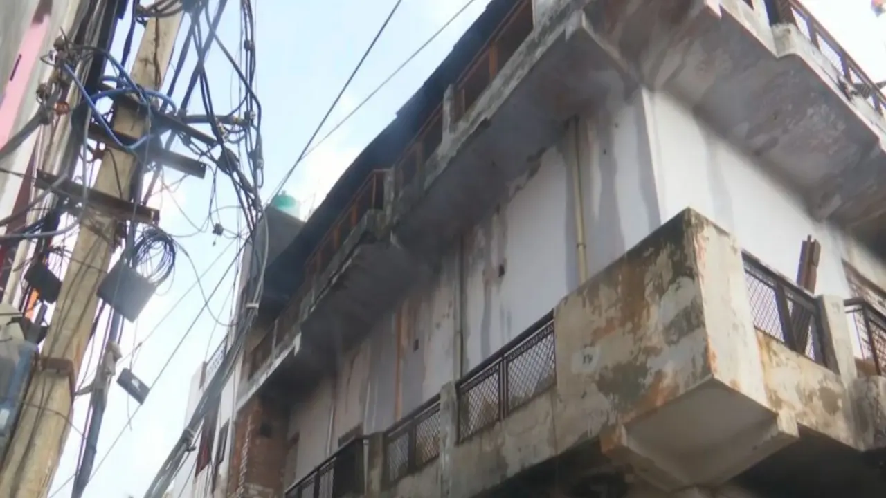 Delhi: Fire Breaks Out near Dharamshila Hospital, 14 Fire Tenders on Spot Delhi: Fire Breaks Out near Dharamshila Hospital, 14 Fire Tenders on Spot