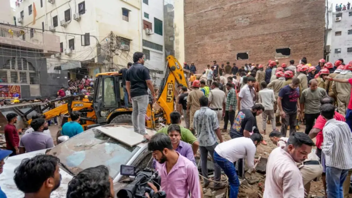 Delhi Govt Intensifies Safety Audits After Satya Niketan Tragedy; Evacuates Students From Chirag Delhi PG Delhi Govt Intensifies Safety Audits After Satya Niketan Tragedy; Evacuates Students From Chirag Delhi PG