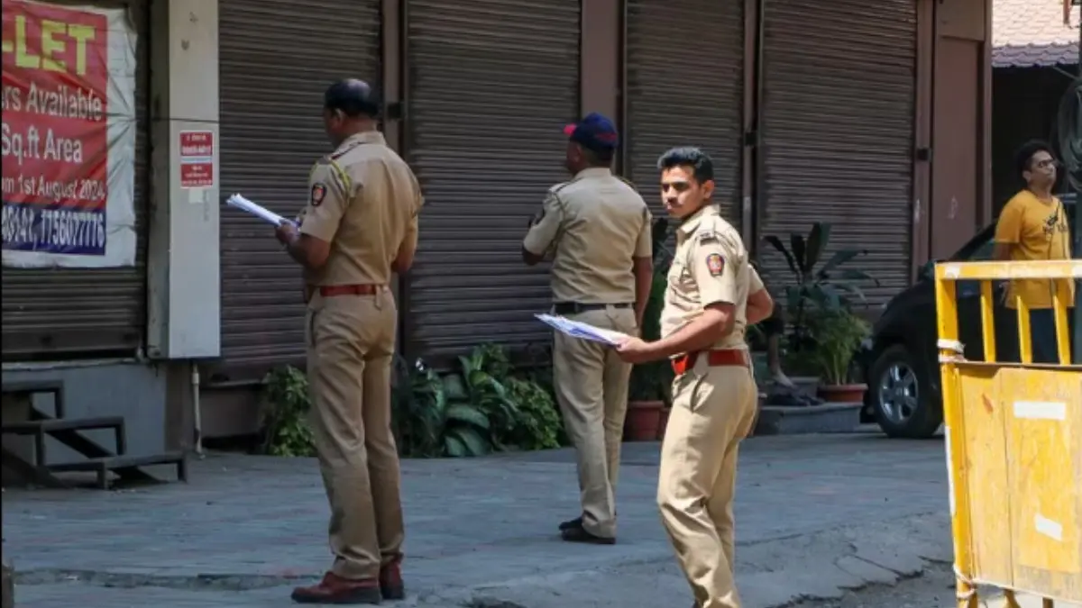 Delhi Police Head Constable, Wife Found Dead Inside Locked Narela Flat; Probe Underway Delhi Police Head Constable, Wife Found Dead Inside Locked Narela Flat; Probe Underway