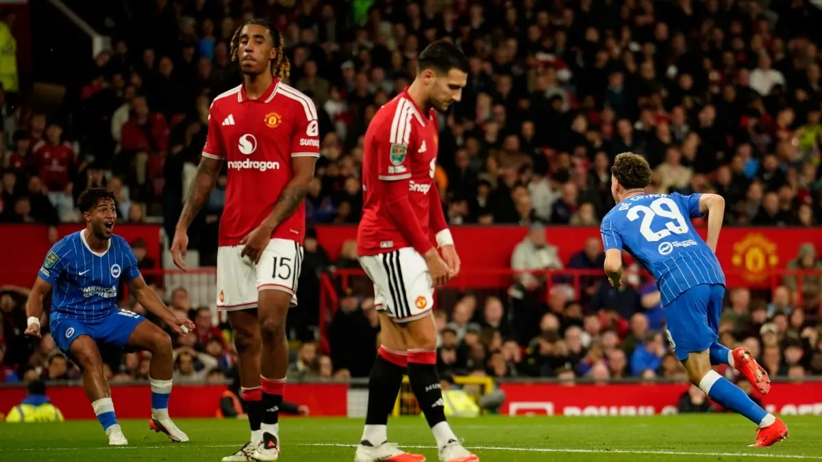 The Boos Have Started At Manchester United After Another Troubled Start To The Season Diogo Dalot and Leny Yoro react