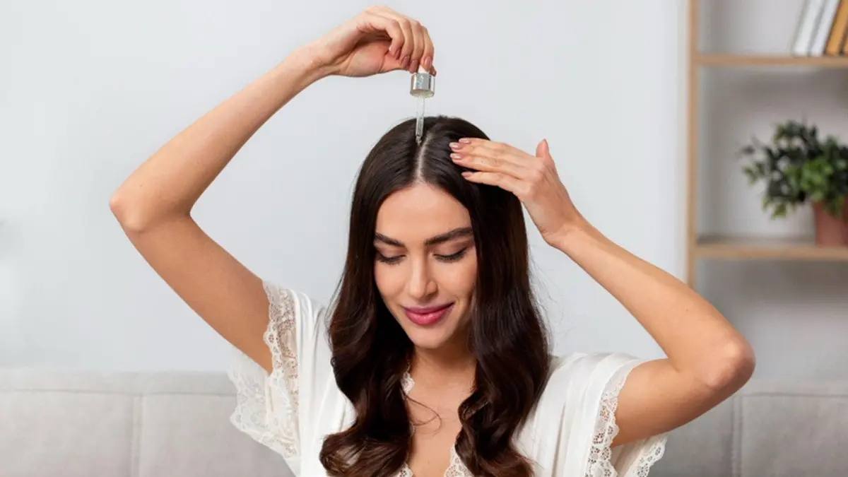 Does Scalp Oiling Actually Help Hair Growth? Does Scalp Oiling Actually Help Hair Growth?