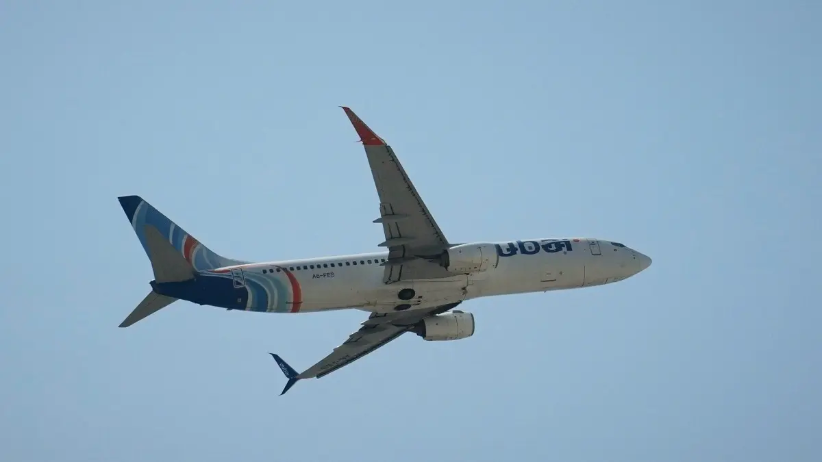 Saudi Arabia Hands Over Flydubai Co-Pilot to UAE as Investigators Probe Midair Stabbing Incident Dubai–Israel Flight Makes Emergency Landing in Saudi Arabia