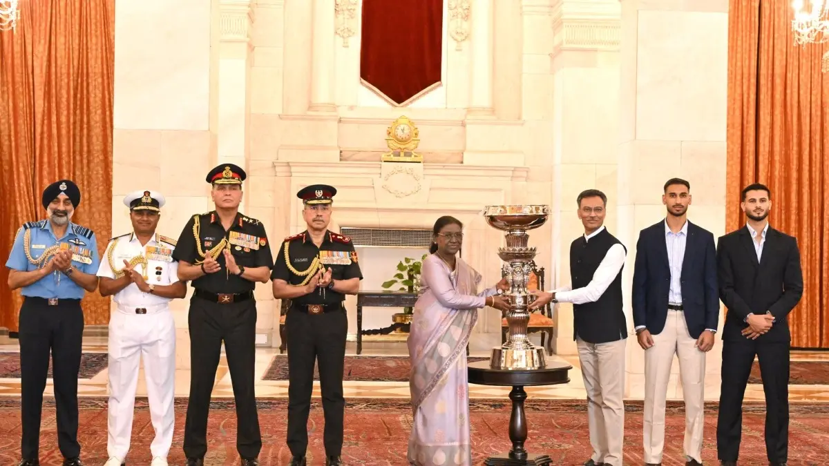 Durand Cup Champions East Bengal FC Receive President's Cup From Prez Droupadi Murmu At Rashtrapati Bhavan East Bengal receive President's Cup