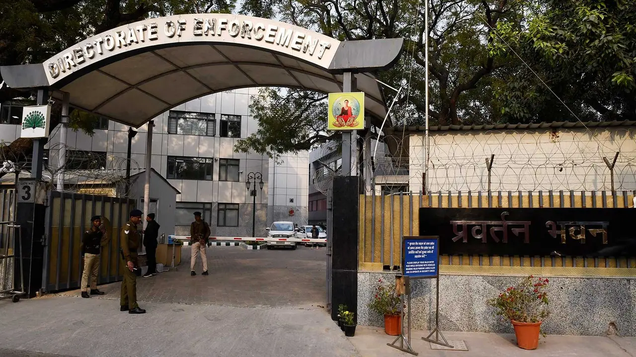 ED Raids 11 Places in Kolkata in Rs 290 Crore Bank Fraud Case ED Raids 11 Places in Kolkata in Rs 290 Crore Bank Fraud Case