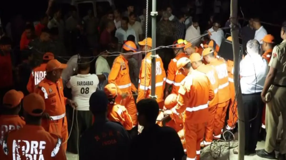 Haryana: 3-Year-Old Girl Falls into Borewell in Faridabad's Seehi Village; Rescue Ops Underway Haryana: 3-Year-Old Girl Falls into Borewell in Faridabad's Seehi Village; Rescue Ops Underway