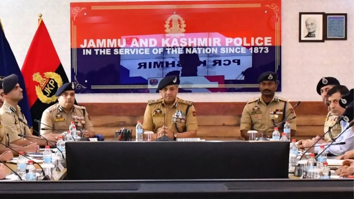 IGP Kashmir Reviews Central Kashmir Security Grid, Stresses Sustained Pressure on Terror Networks and Support System IGP Kashmir Reviews Central Kashmir Security Grid, Stresses Sustained Pressure on Terror Networks and Support System