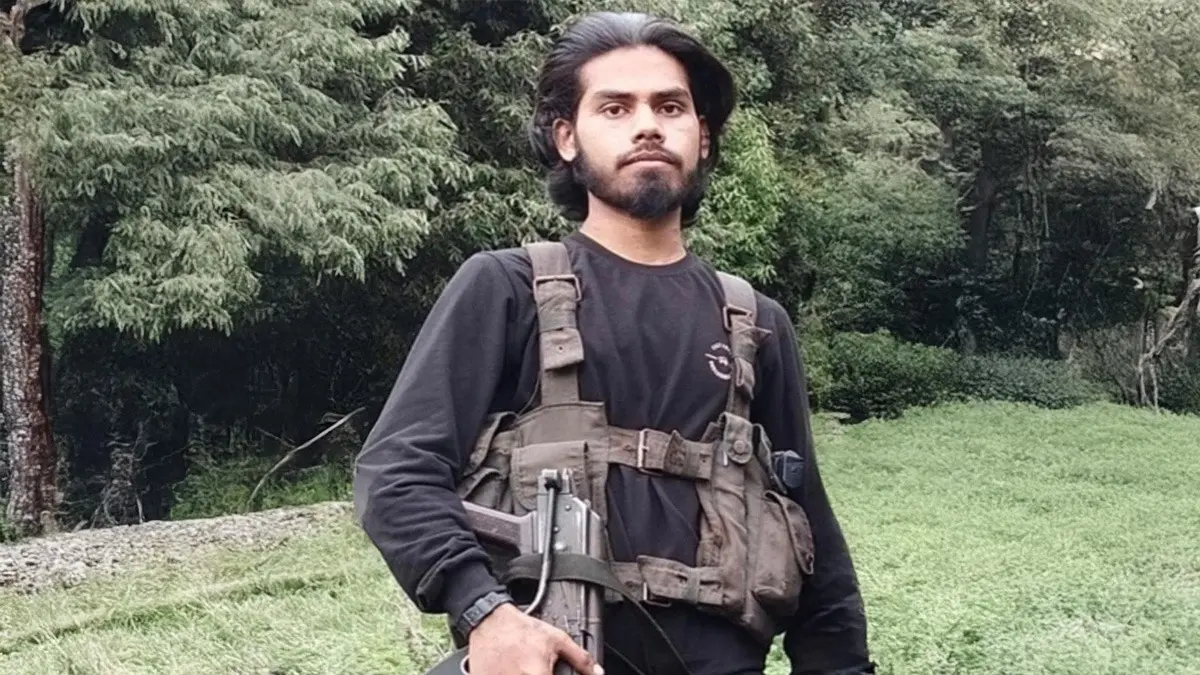 J-K Police Hunts Down Pakistani LeT Terrorist in Op Ashdar J-K Police Hunts Down Pakistani LeT Terrorist in Op Ashdar