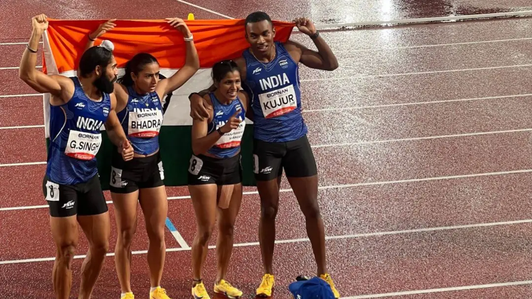 Mixed 4x100m relay team wins bronze