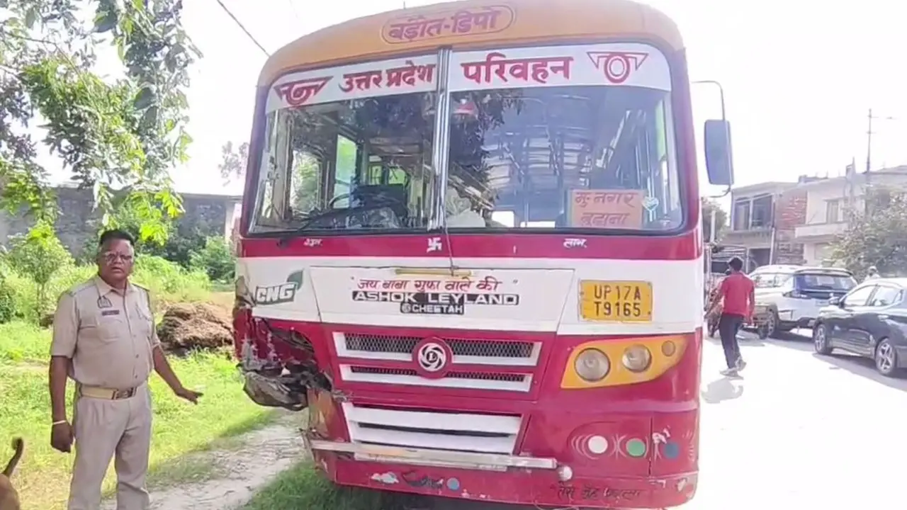 UP: मुजफ्फरनगर में भीषण सड़क हादसा, तेज रफ्तार रोडवेज बस ने दो बाइकों को कुचला; 5 साल की मासूम बच्ची समेत 5 लोगों की मौत, ड्राइवर फरार muzaffarnagar road accident 5 dead including 5 year old girl bus bike crash