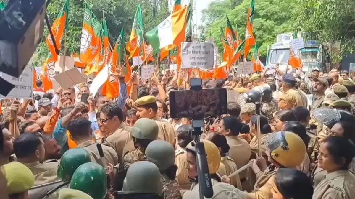 NC And BJP Lock Horns In Rare J&K Street Protests, Leaders Trade Accusations While Citizens Demand Accountability NC And BJP Lock Horns In Rare J&K Street Protests, Leaders Trade Accusations While Citizens Demand Accountability