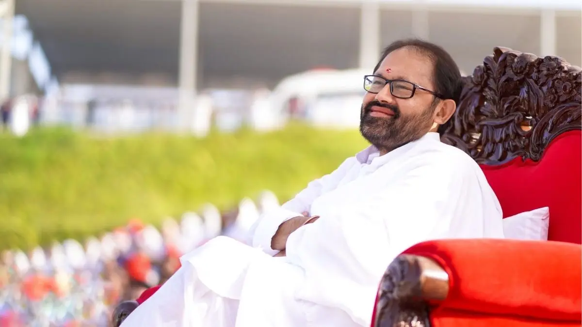 Never Put Key of Your Happiness in Someone Else's Pocket: 10 Lessons on Happiness from Pujya Gurudevshri Rakeshji as He Turns 60 Never Put Key of Your Happiness in Someone Else's Pocket: 10 Lessons on Happiness from Pujya Gurudevshri Rakeshji as He Turns 60