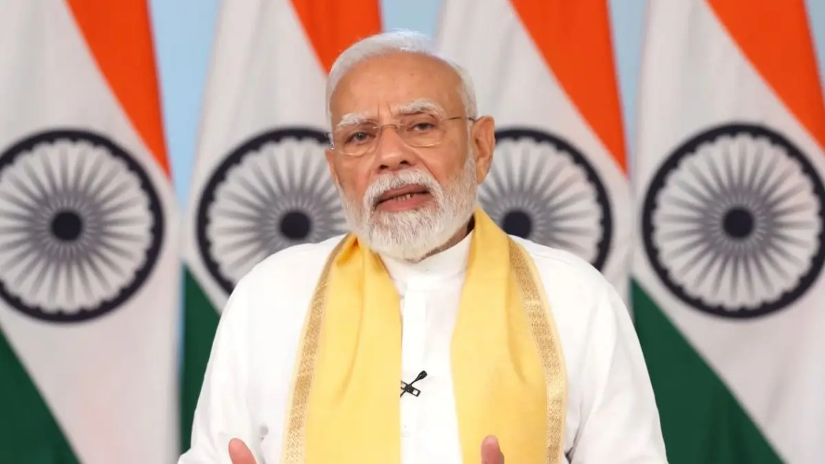 'सूरज हमारा हो समंदर भी हमारा हो, नाव हमारी हो नाविक भी हमारा हो', रोजगार मेले में कविता सुनाते हुए PM मोदी ने युवाओं को दिया खास मंत्र PM Modi
