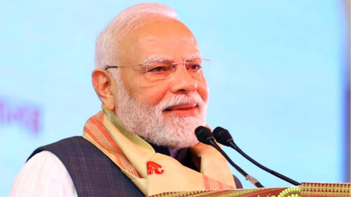 साफा को हेलमेट मत मान लेना...', सेवा संकल्प यात्रियों से बोले PM मोदी