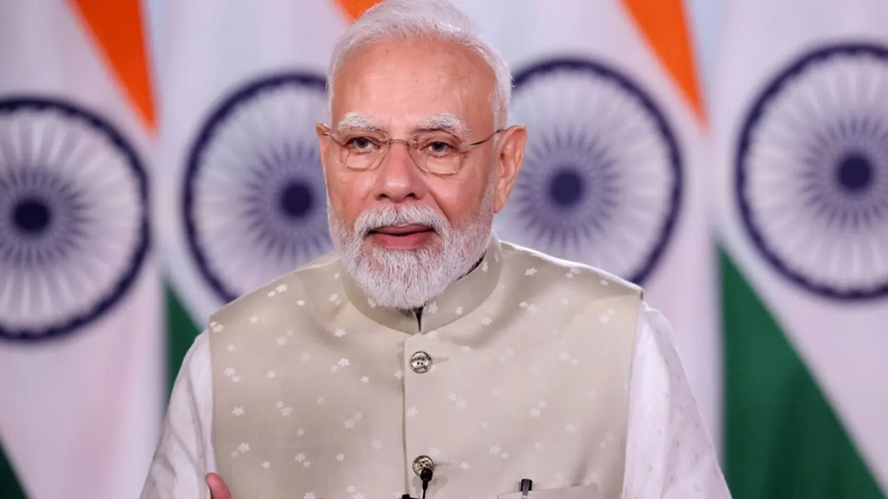 एयर स्ट्राइक और सर्जिकल स्ट्राइक से लेकर ऑपरेशन सिंदूर तक... 'मन की बात' में बोले PM मोदी- पाकिस्तान के घर में घुसकर दिया जवाब PM Modi