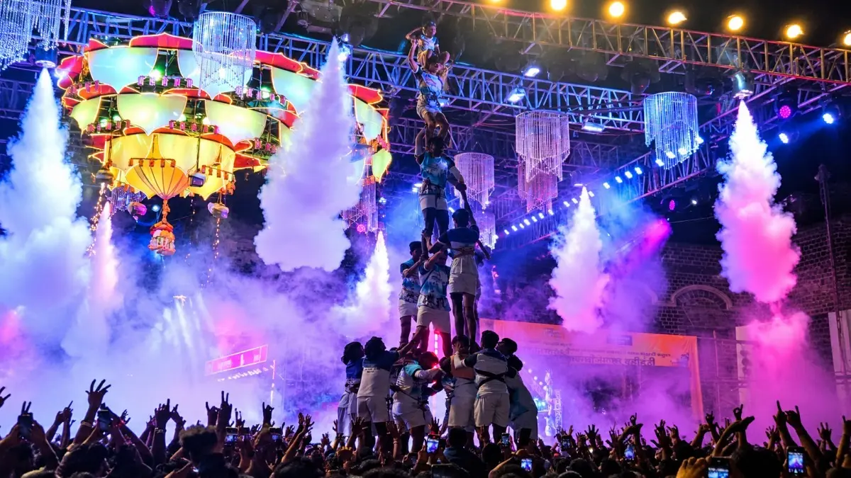 Punit Balan’s DJ-Free Joint Dahi Handi Draws Massive Crowd, Pune Witnesses a Historic Celebration Punit Balan’s DJ-Free Joint Dahi Handi Draws Massive Crowd, Pune Witnesses a Historic Celebration