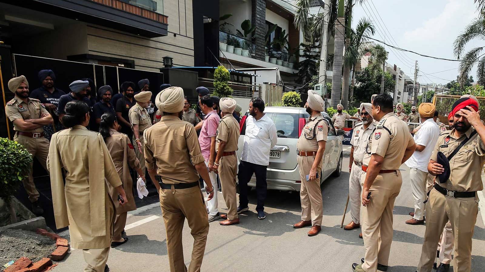 Punjab Police Denies Advisory Asking Cops to Avoid Uniform While Commuting, Calls Messages Fake