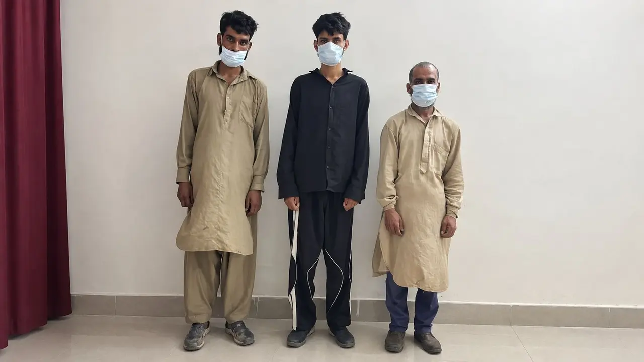 Rajouri Police Bust LeT-Linked Terror Module, Arrest 3 OGWs; IED Recovered During Probe Rajouri Police Bust LeT-Linked Terror Module, Arrest 3 OGWs; IED Recovered During Probe
