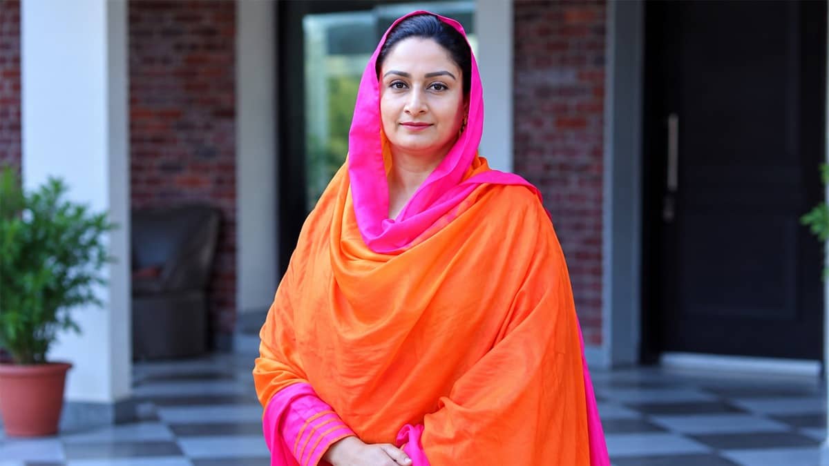 SAD Leader Harsimrat Kaur Detained During Protest in Chandigarh