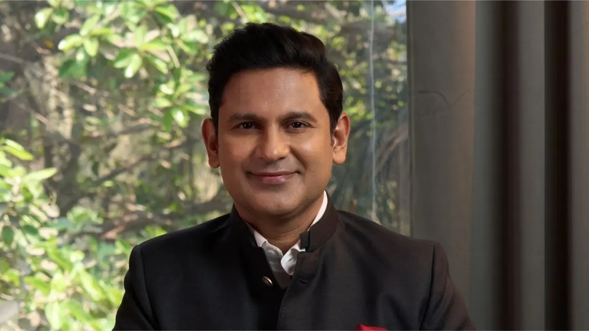 'सनातन से ही भगवा आसमान था और है...' वंदे मातरम' विवाद पर राहुल गांधी पर बरसे मनोज मुंतशिर, कहा- हिंदुस्तान किसी के बाप का नहीं 'सनातन से ही भगवा आसमान था और है... 'वंदे मातरम' विवाद पर राहुल गांधी पर बरसे मनोज मुंतशिर, कहा- हिंदुस्तान किसी के बाप का नहीं