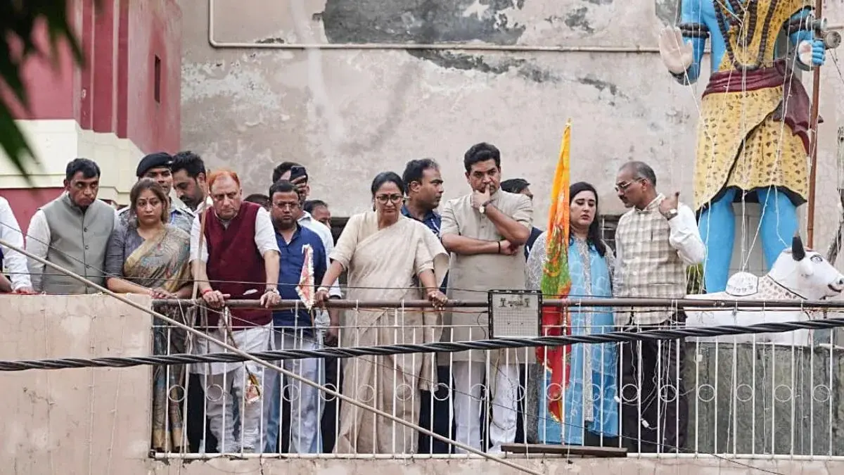 Satya Niketan Building Collapse: Delhi CM Orders Magisterial Inquiry, FIR Against Owner As Death Toll Rises To 6 Satya Niketan Building Collapse: Delhi CM Orders Magisterial Inquiry, FIR Against Owner As Death Toll Rises To 6