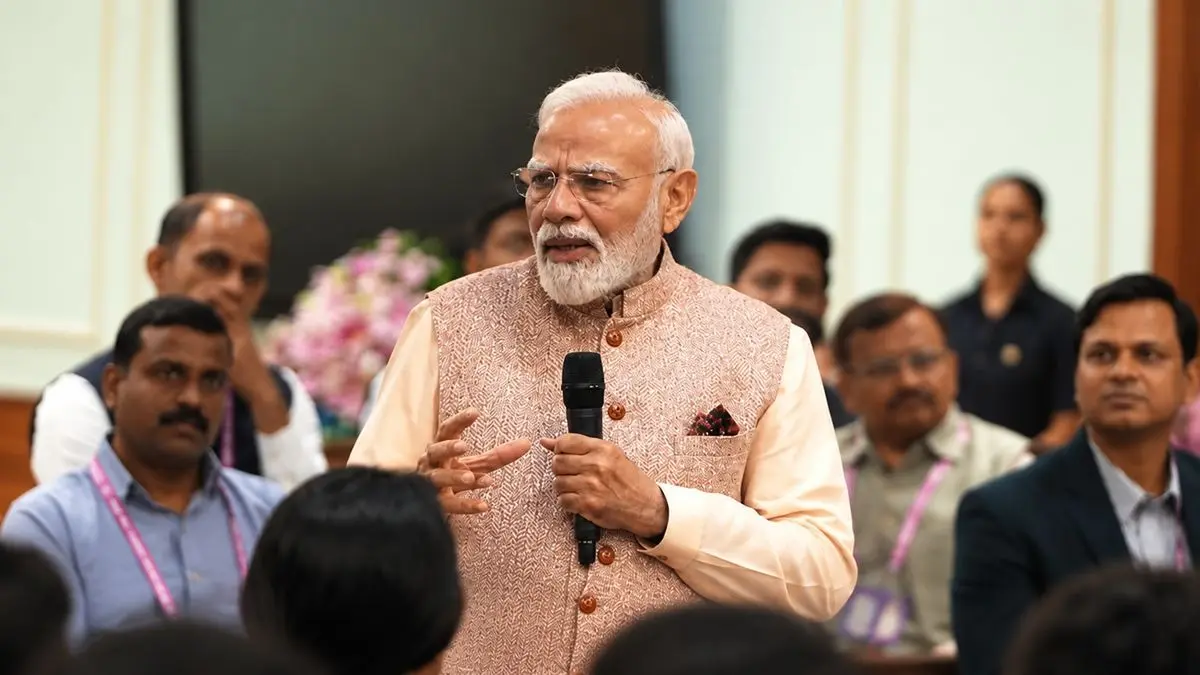 From 'Aura' Banter to Screen Addiction and Drug Abuse: PM Modi's Candid Chat With National Teachers' Award Winners From 'Aura' Banter to Drug Abuse: PM Modi's Candid Chat With Teachers
