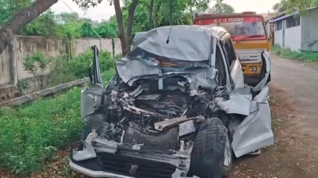 Three Killed, Four Injured in Car-Bus Collision on Trichy-Chennai Highway near Perambalur Three Killed, Four Injured in Car-Bus Collision on Trichy-Chennai Highway near Perambalur
